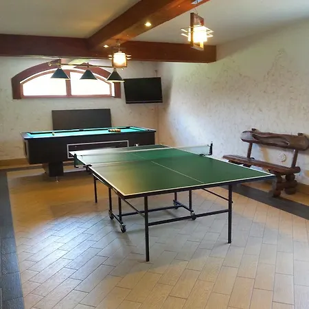 Pod Wierchem Bed & Breakfast *